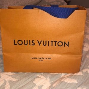 Louis Vuitton Essential V Bracelet